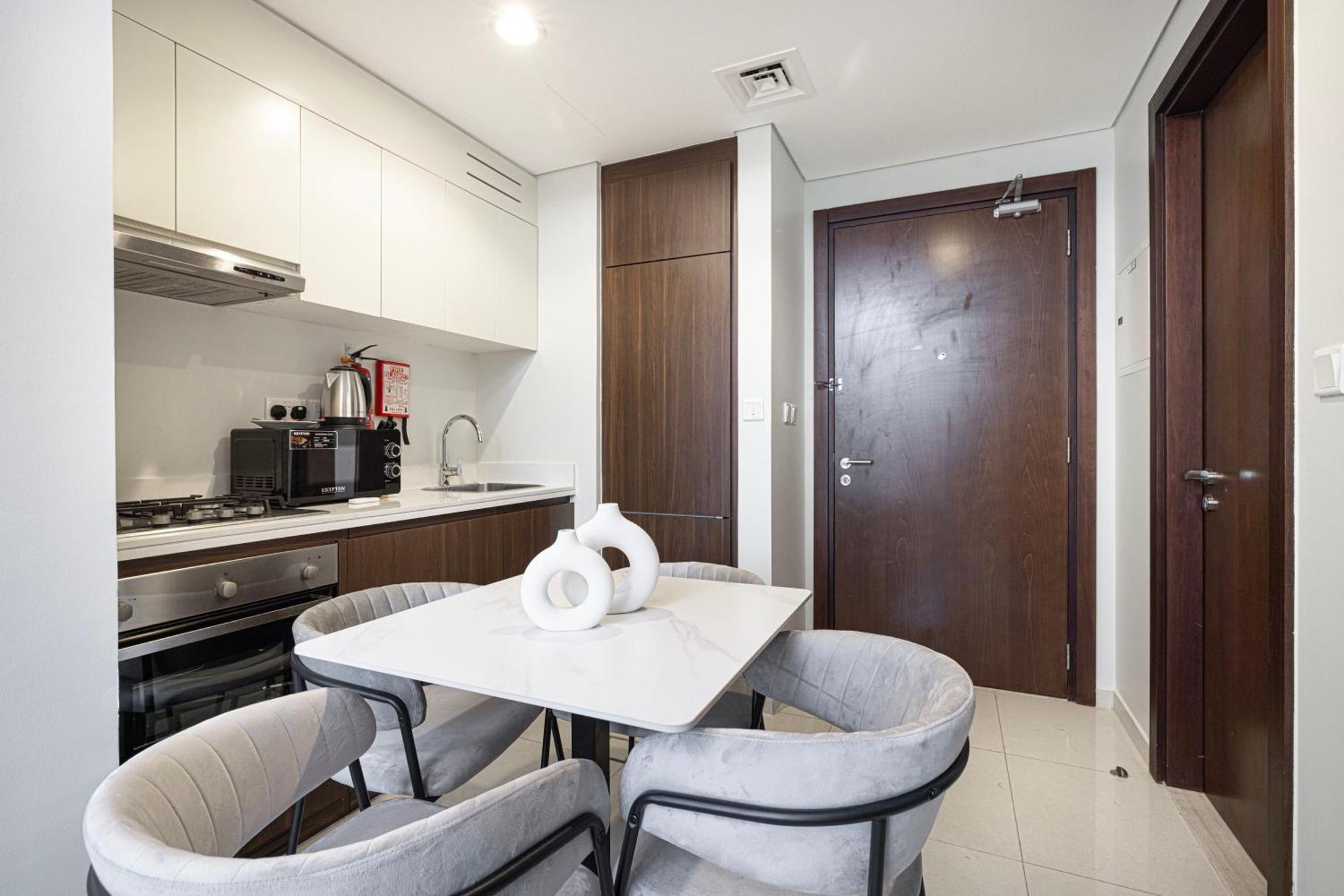 Exclusive 1-bedroom With Breathtaking Burj Khalifa Views In The Heart Of * Dubai